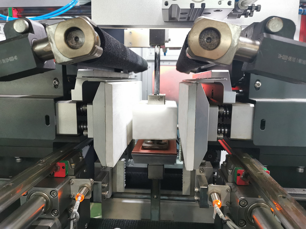 Machine de fabrication de boîtes rigides automatiques à grande vitesse 2 en 1 50-52 pièces/min