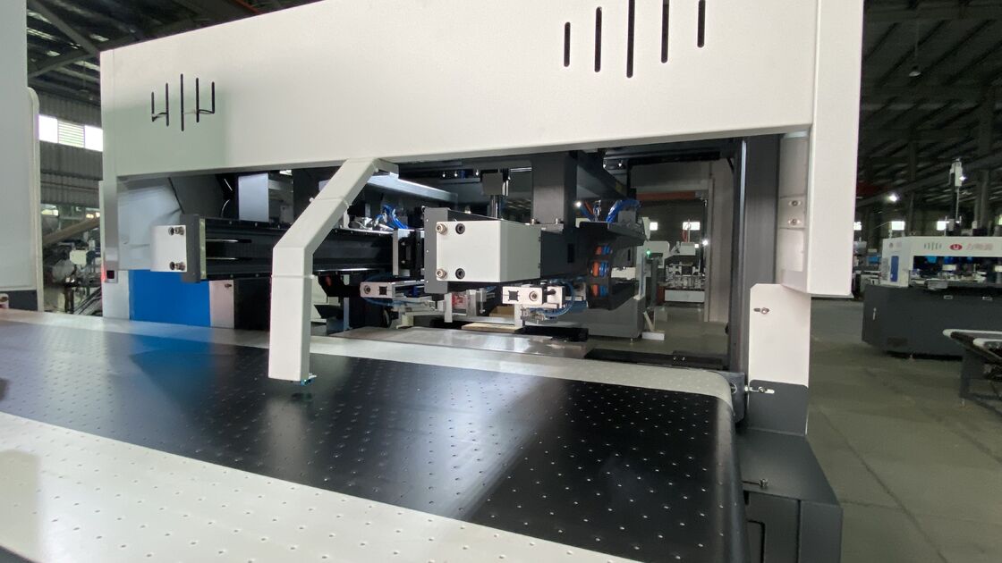 Machine à fabriquer des boîtes rigides à double alimentation et double formage, vitesse rapide, haute précision, contrôle entièrement servo