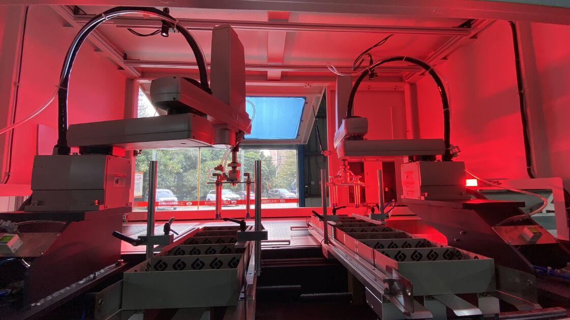 Machine à fabriquer des boîtes rigides à double alimentation et double formage, vitesse rapide, haute précision, contrôle entièrement servo