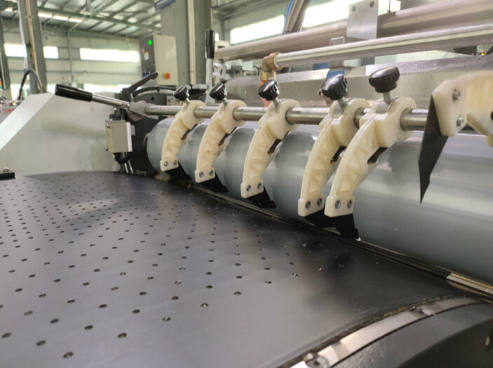 LY-1200CM ligne de production de boîtes rigides intelligentes à grande vitesse 20-30 pièces/min