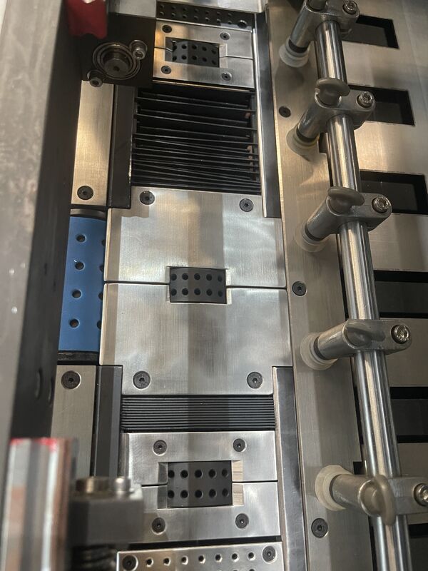 Machine automatique d' estampage à chaud pour papier d' emballage, estampage des couleurs