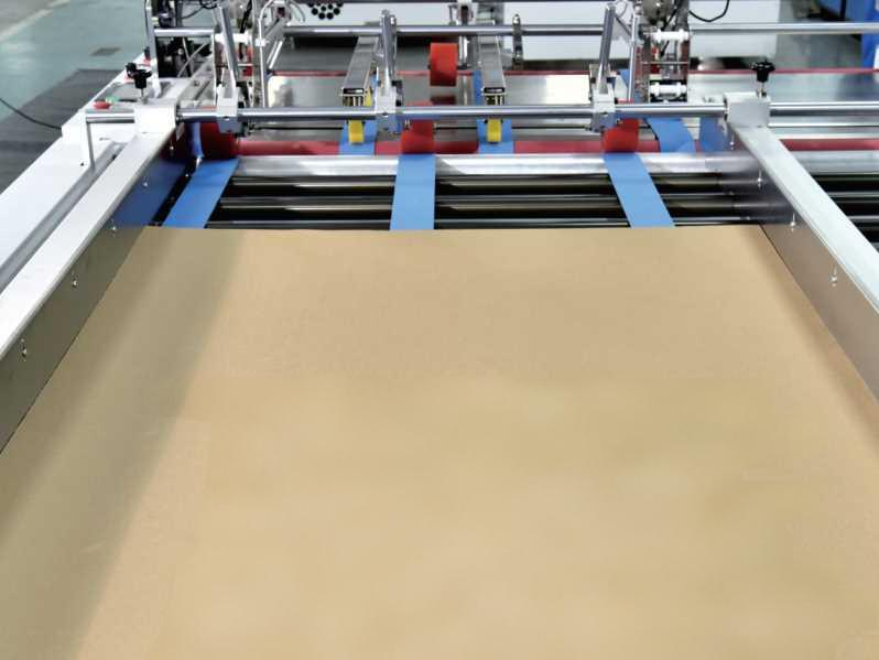 Machine automatique de collage de ruban adhésif transparent pour cartons LY-1500TMJ, machine de collage de ruban adhésif transparent pour cartons de grande taille, machine d'application de ruban adhésif à commande servo pour emballage