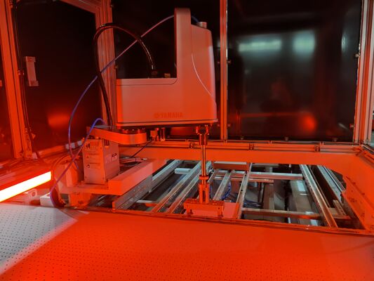 PLC avec interface d'écran tactile Machine de positionnement automatique Vitesse de production automatique 35-45pcsmin