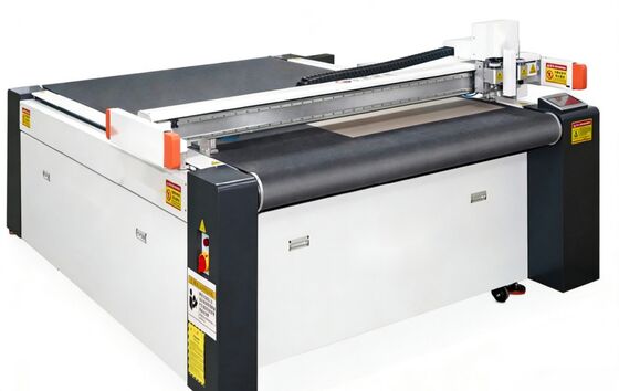 LY-PK-1816RM Machine de découpe de matériaux flexibles non métalliques sans moulage Machine de fabrication d'échantillons avec épaisseur de coupe de 50 mm /machine d'échantillonnage CNC/système de coupe